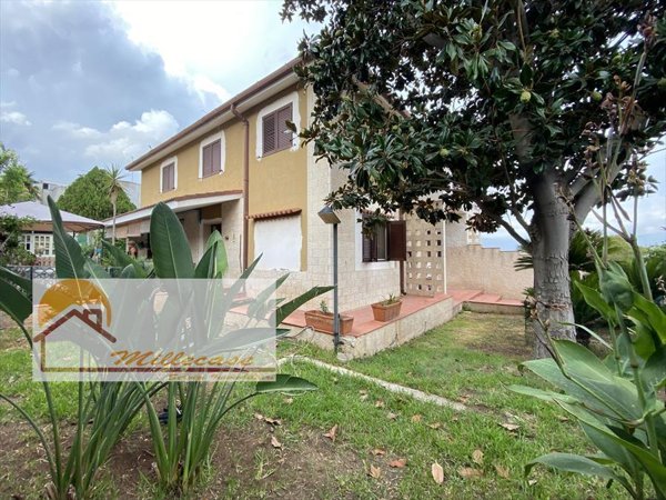 casa indipendente in vendita a Siracusa in zona Belvedere