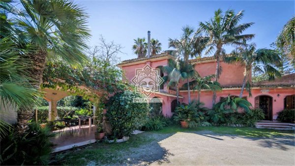 casa indipendente in vendita a Siracusa in zona Isola / Plemmirio