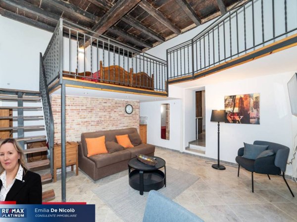 casa indipendente in vendita a Siracusa in zona Isola Ortigia