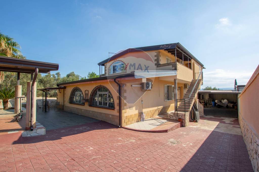 casa indipendente in vendita a Siracusa in zona Belvedere