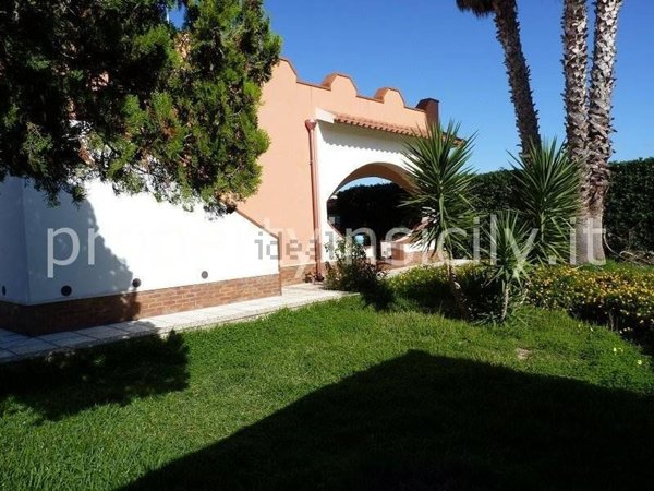 casa indipendente in vendita a Siracusa in zona Cassibile