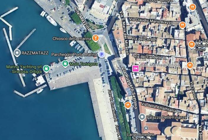 intera palazzina in vendita a Siracusa in zona Isola Ortigia