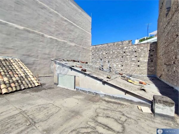 intera palazzina in vendita a Siracusa in zona Isola Ortigia