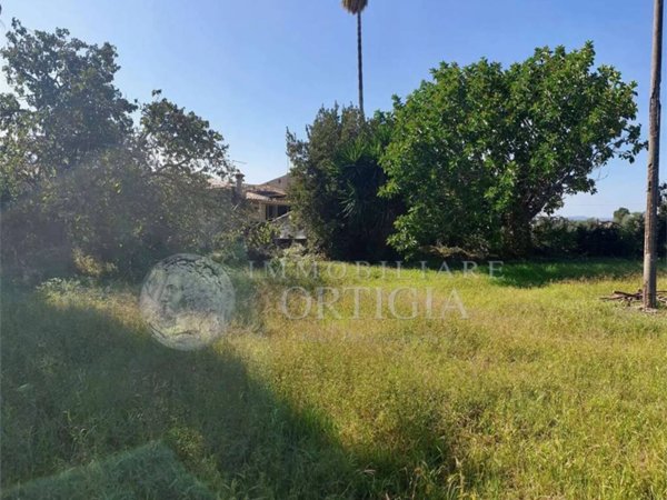 locale di sgombero in vendita a Siracusa in zona Isola / Plemmirio