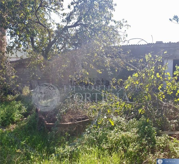 locale di sgombero in vendita a Siracusa in zona Isola / Plemmirio