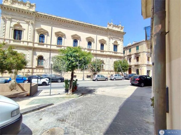 negozio in vendita a Siracusa in zona Isola Ortigia