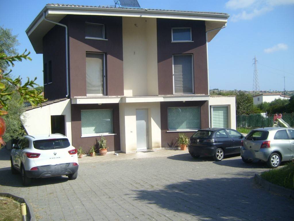 casa indipendente in vendita a Siracusa in zona Belvedere