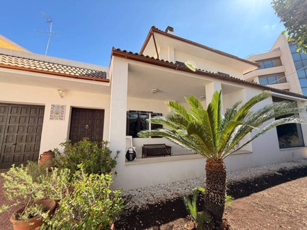 casa indipendente in vendita a Siracusa in zona Grottasanta