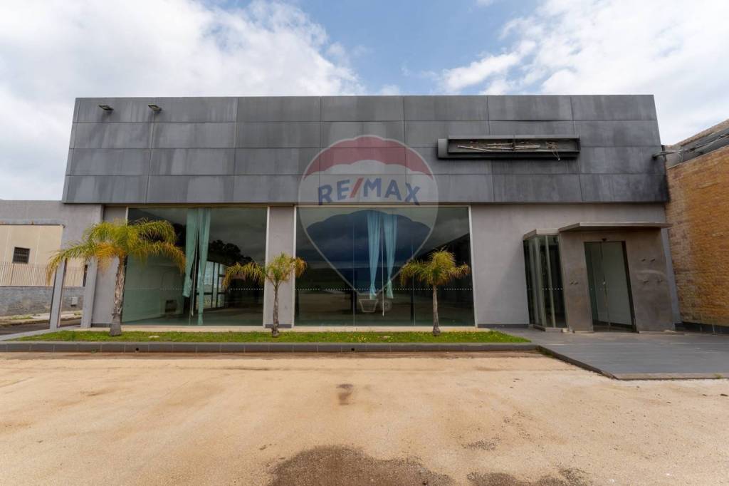 negozio in vendita a Siracusa in zona Targia