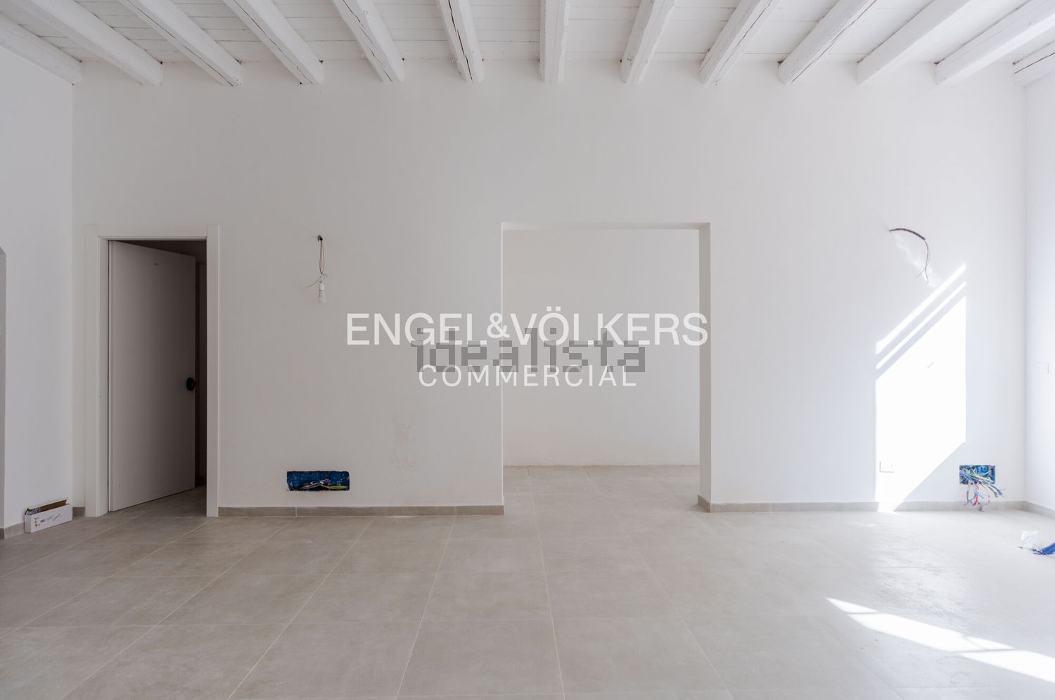 locale commerciale in vendita a Siracusa in zona Isola Ortigia