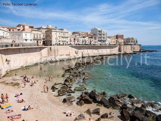 casa indipendente in vendita a Siracusa in zona Borgata