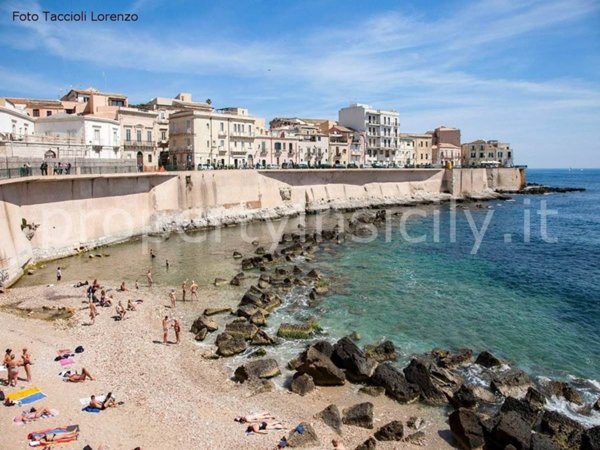casa indipendente in vendita a Siracusa in zona Borgata