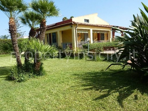 casa indipendente in vendita a Siracusa in zona Isola Ortigia