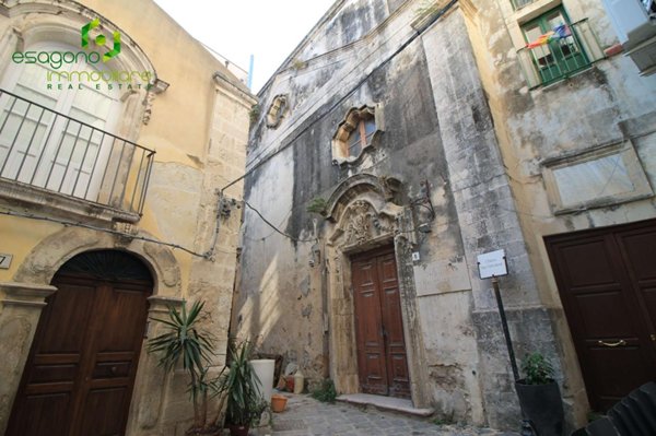 intera palazzina in vendita a Siracusa in zona Isola Ortigia