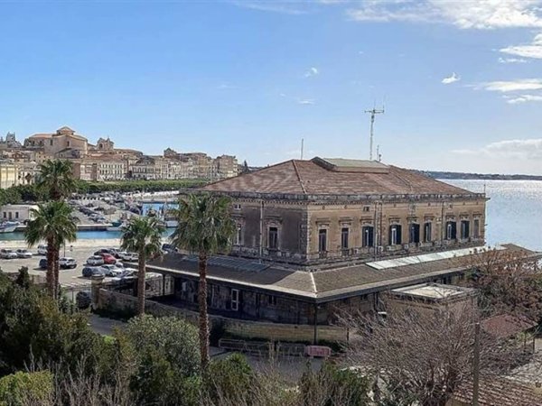 appartamento in vendita a Siracusa in zona Isola Ortigia