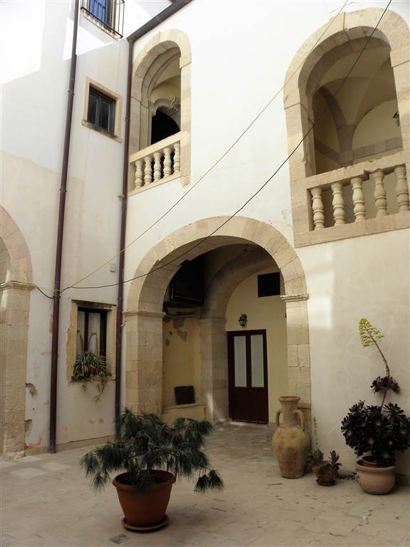 appartamento in vendita a Siracusa in zona Isola Ortigia