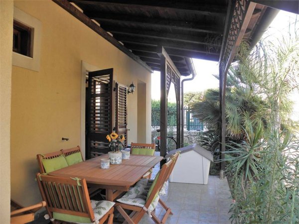 casa indipendente in vendita a Siracusa in zona Scala Greca