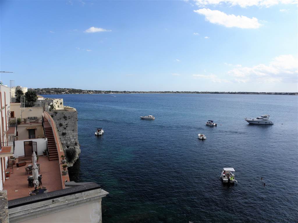 appartamento in vendita a Siracusa in zona Isola Ortigia