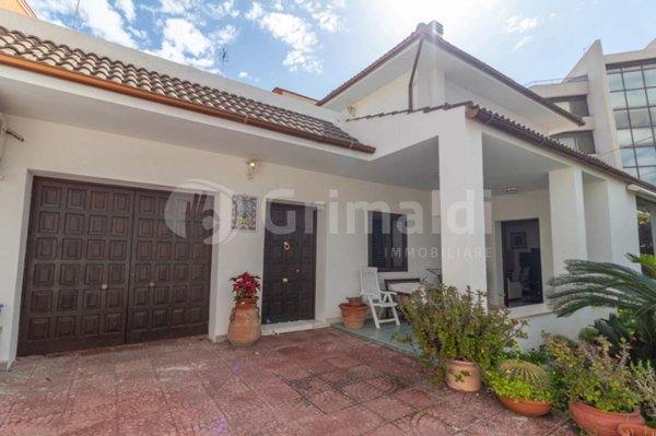 casa indipendente in vendita a Siracusa in zona Grottasanta