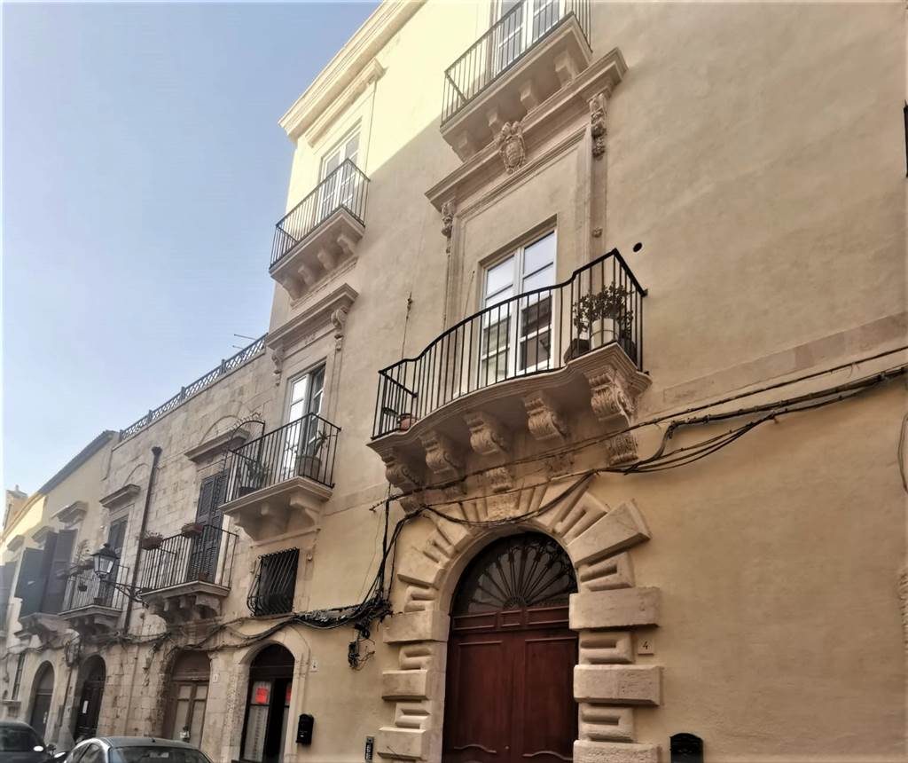appartamento in vendita a Siracusa in zona Isola Ortigia