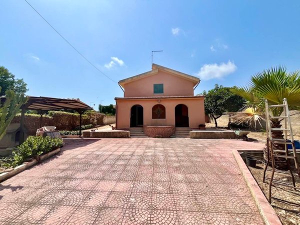 casa indipendente in vendita a Siracusa in zona Isola / Plemmirio