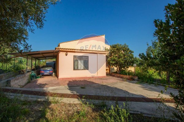casa indipendente in vendita a Siracusa in zona Belvedere