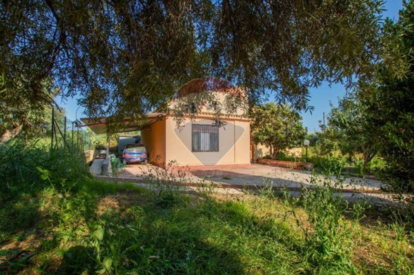 casa indipendente in vendita a Siracusa in zona Targia