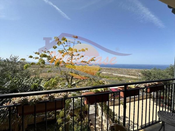 casa indipendente in vendita a Siracusa in zona Grottasanta