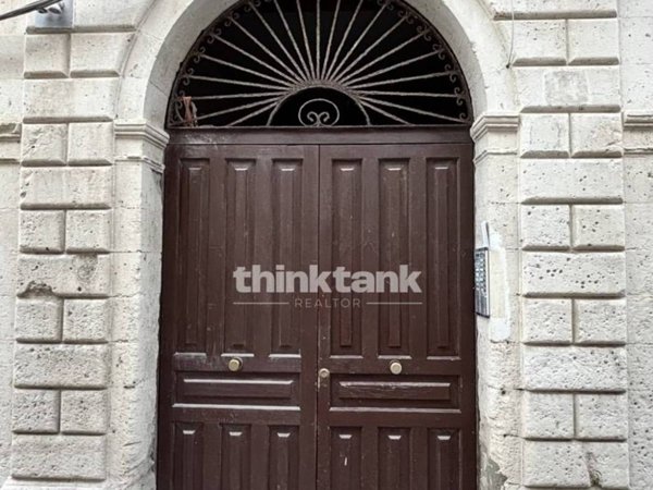 negozio in vendita a Siracusa in zona Isola Ortigia