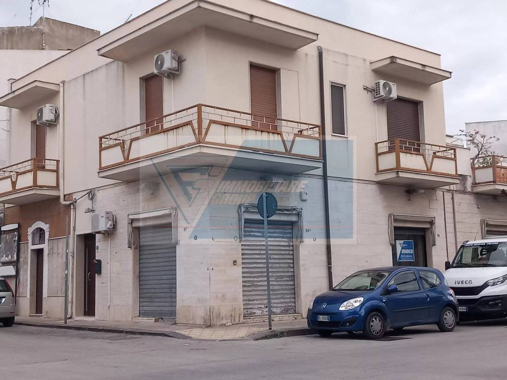 negozio in vendita a Siracusa in zona Centro Città