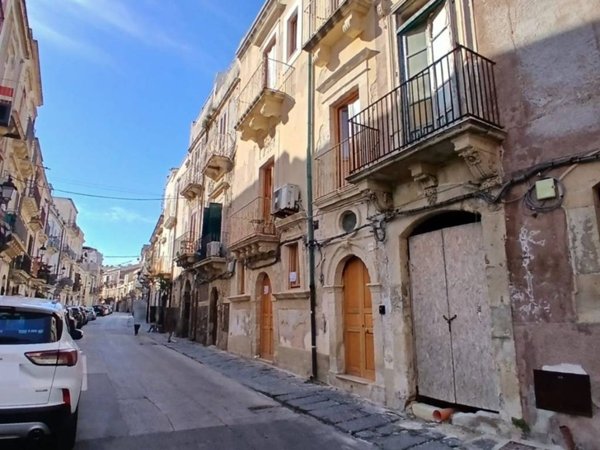 ufficio in vendita a Siracusa in zona Isola Ortigia