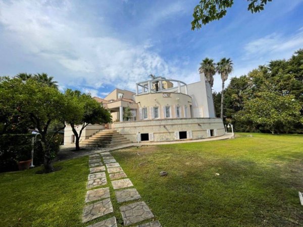 casa indipendente in vendita a Siracusa in zona Belvedere