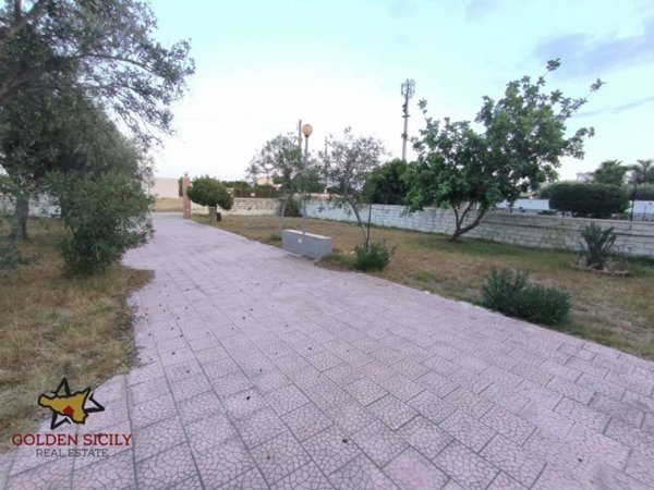 casa indipendente in vendita a Siracusa in zona Isola / Plemmirio