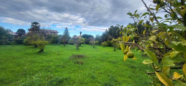 negozio in vendita a Siracusa in zona Arenella