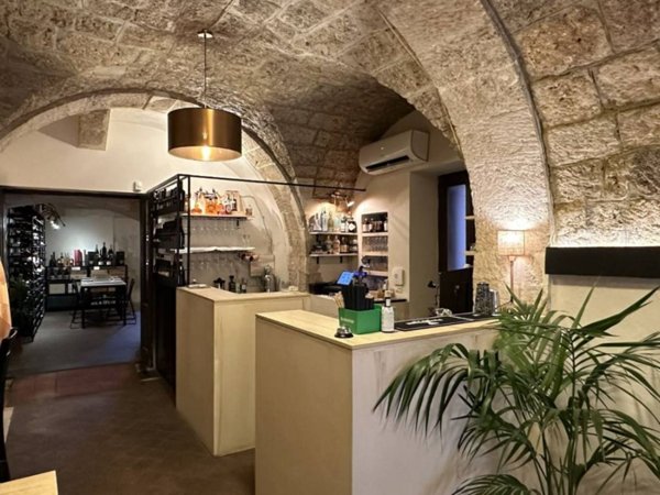 negozio in vendita a Siracusa in zona Isola Ortigia