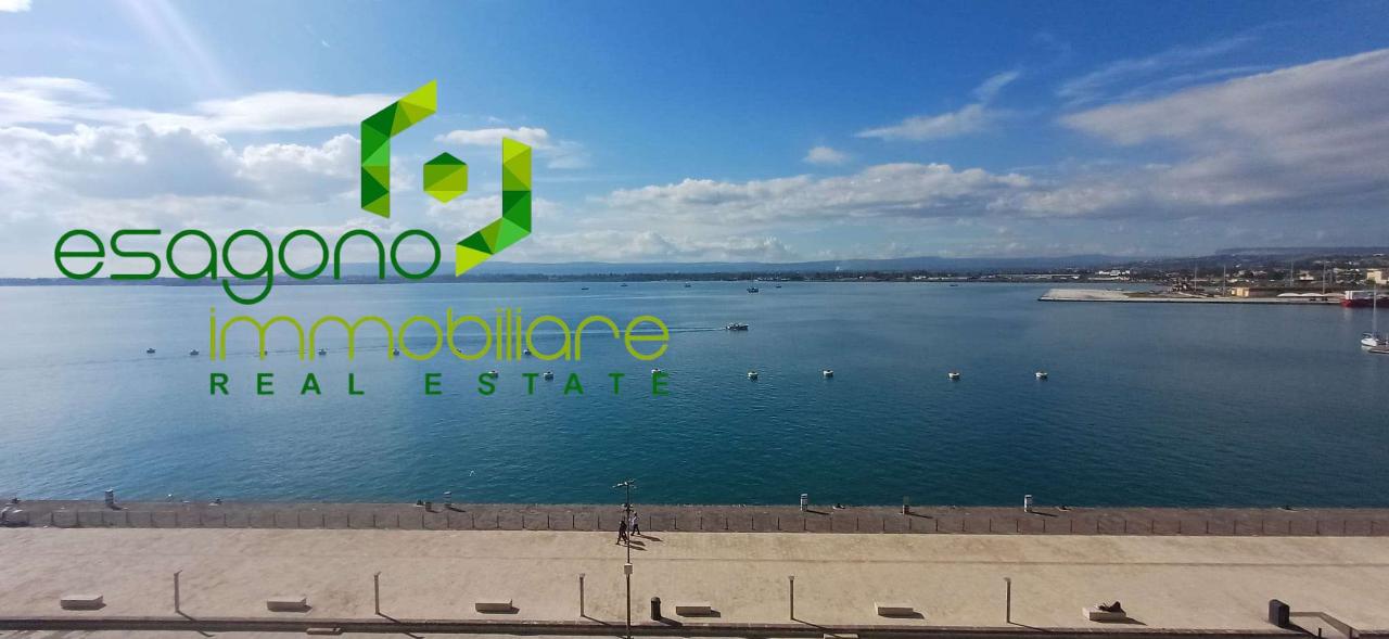 appartamento in vendita a Siracusa in zona Isola Ortigia