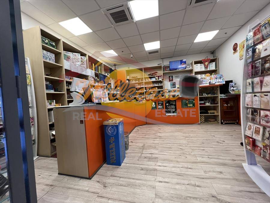 negozio in vendita a Siracusa in zona Belvedere