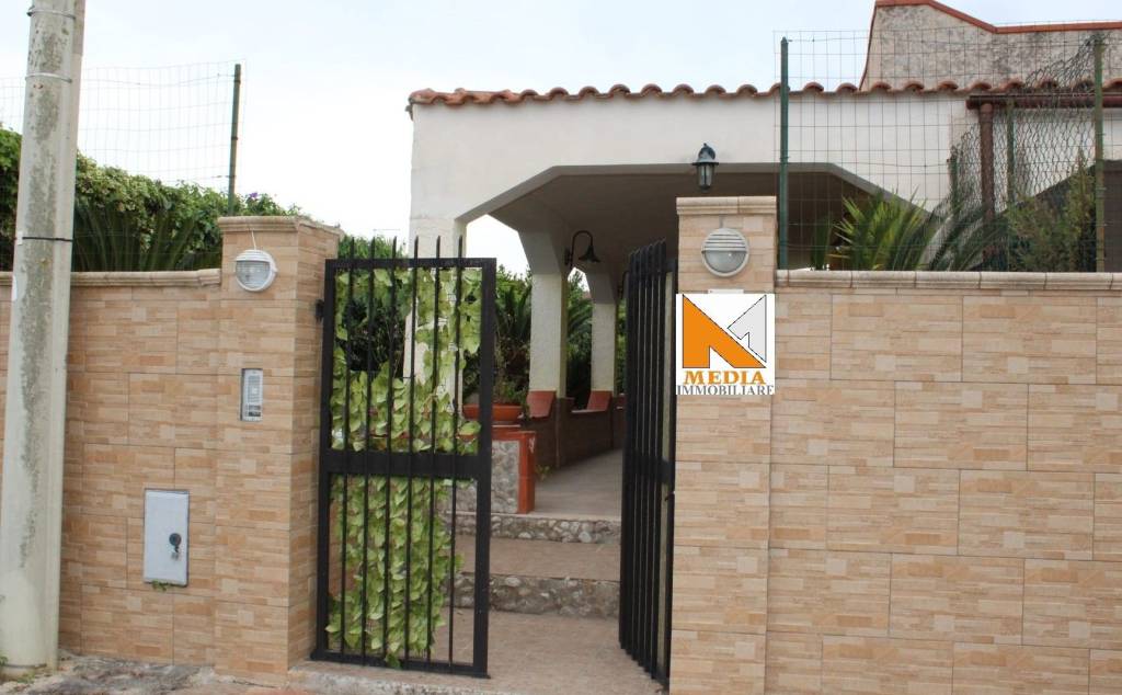 appartamento in vendita a Siracusa in zona Fontane Bianche