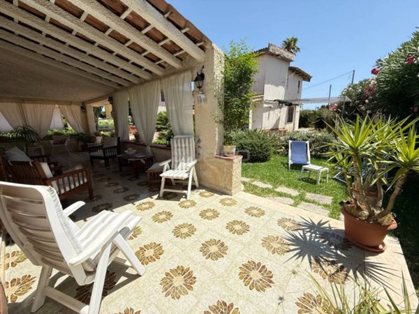 casa indipendente in vendita a Siracusa in zona Ognina