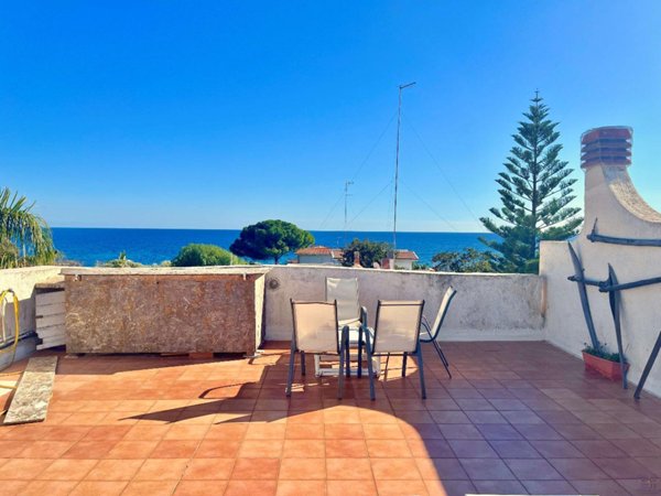 casa indipendente in vendita a Siracusa in zona Centro Città