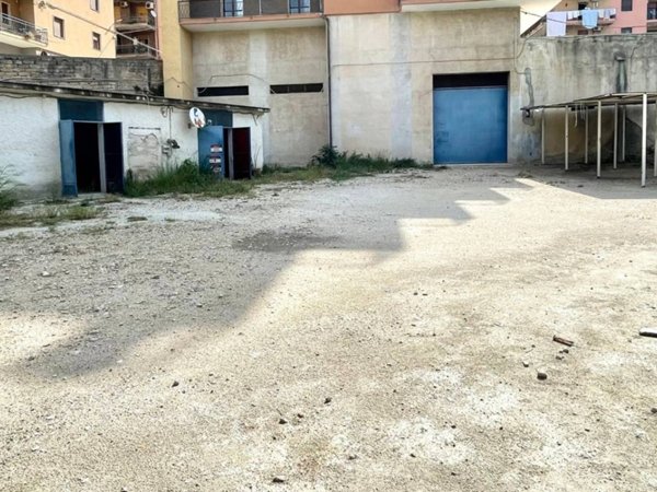 locale commerciale in vendita a Siracusa