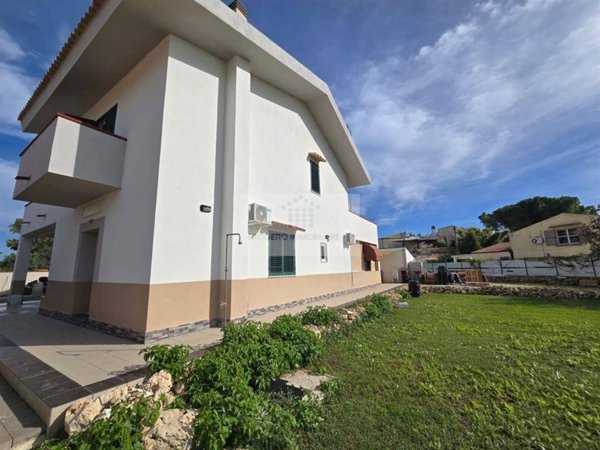 casa indipendente in vendita a Siracusa in zona Isola / Plemmirio