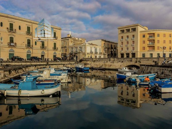 appartamento in vendita a Siracusa in zona Isola Ortigia