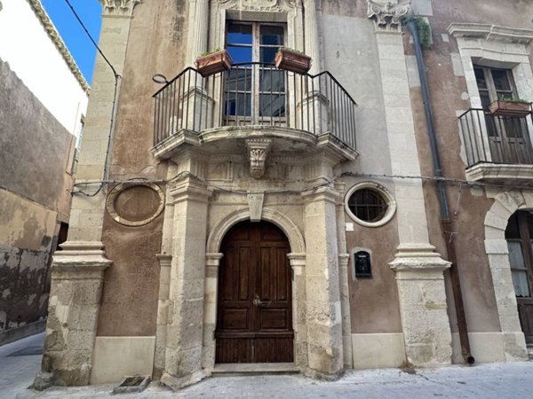 appartamento in vendita a Siracusa in zona Isola Ortigia