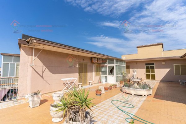 appartamento in vendita a Siracusa in zona Isola Ortigia