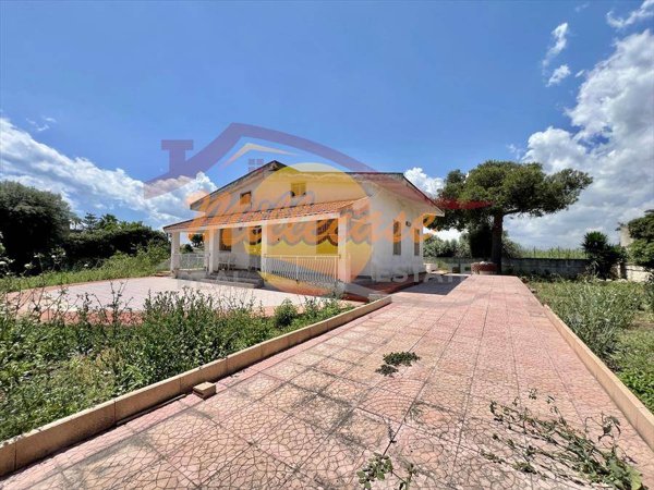 casa indipendente in vendita a Siracusa in zona Arenella