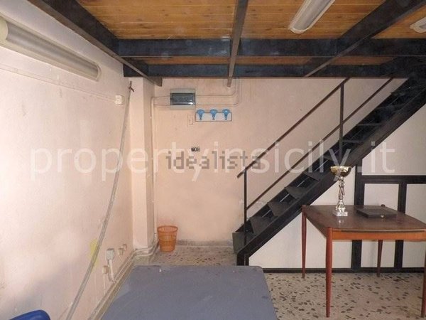 negozio in vendita a Siracusa in zona Belvedere