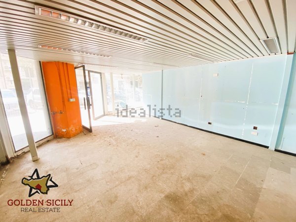 locale commerciale in vendita a Siracusa in zona Centro Città