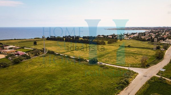 terreno edificabile in vendita a Siracusa in zona Targia