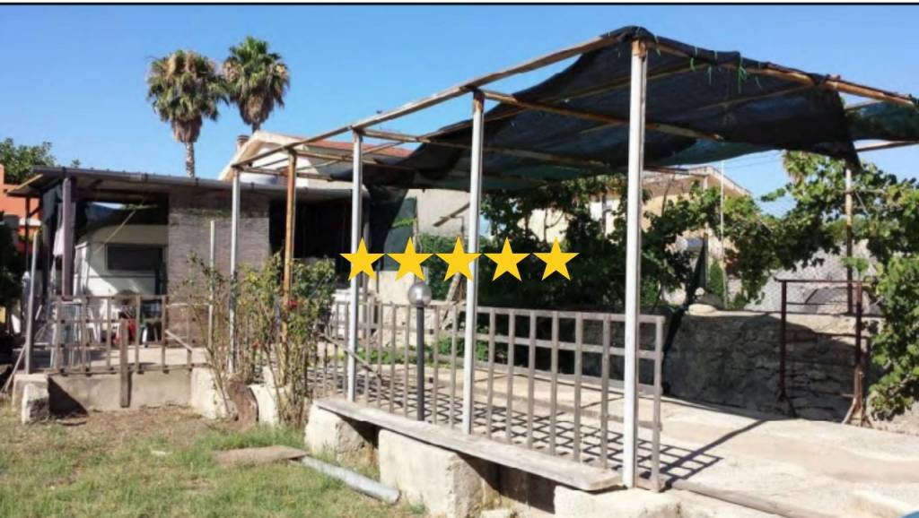 casa indipendente in vendita a Siracusa in zona Arenella